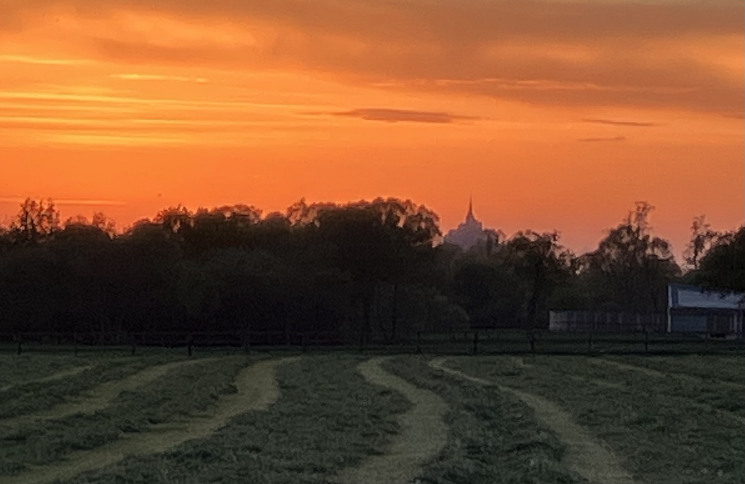 Coucher de soleil au Domaine Mont Chesnay